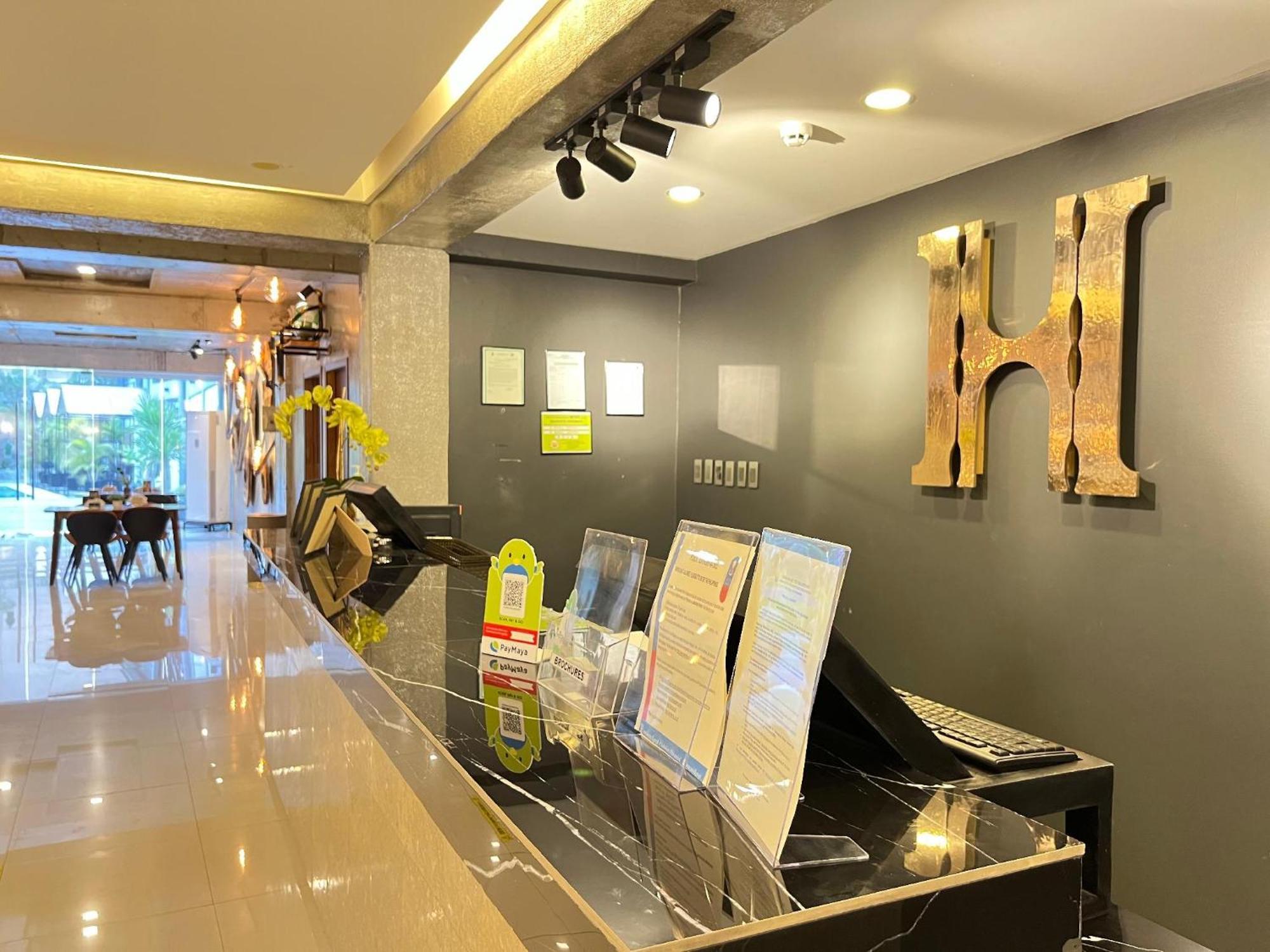 Hotel Halo Angeles City Exteriör bild