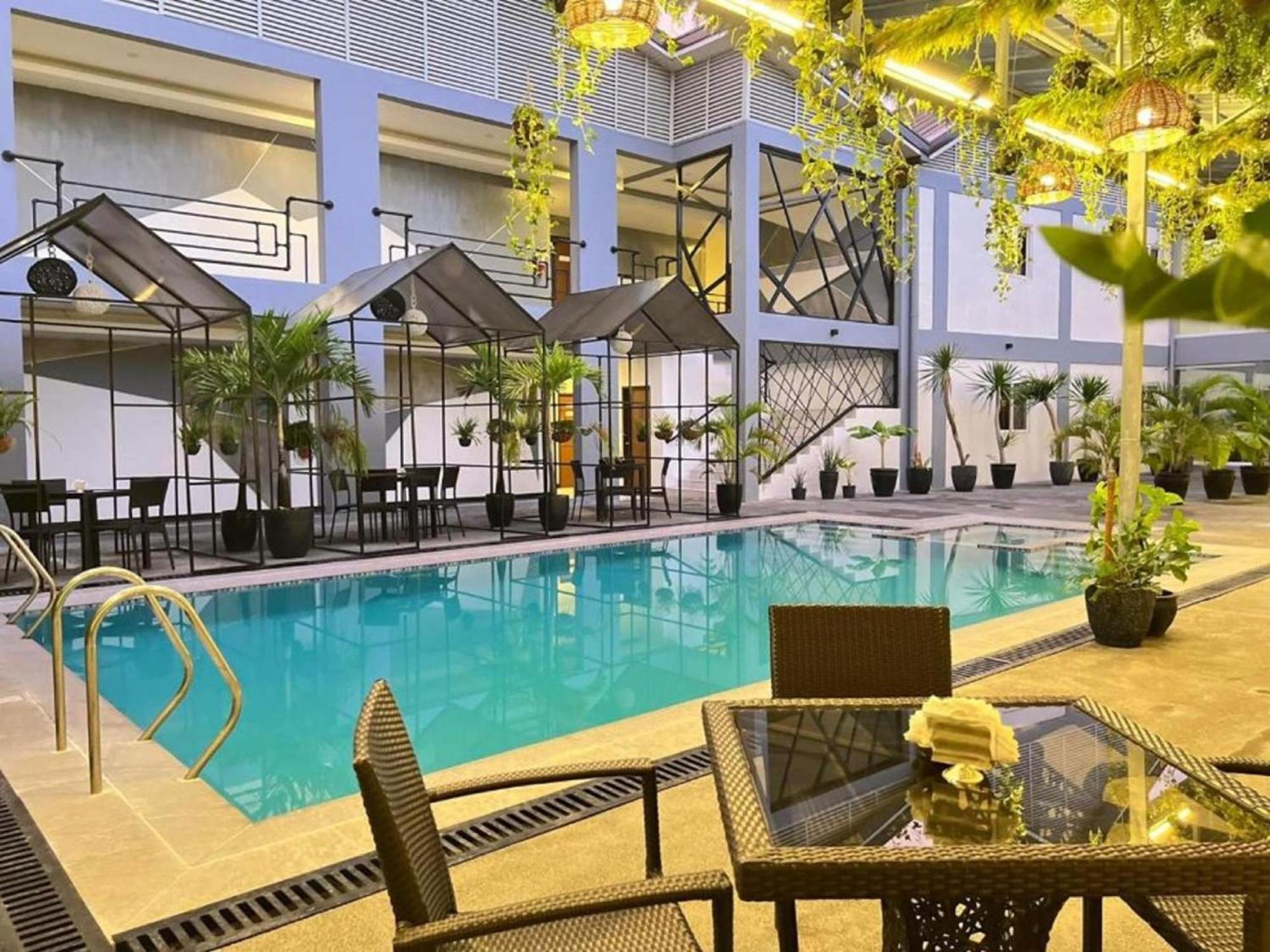 Hotel Halo Angeles City Exteriör bild